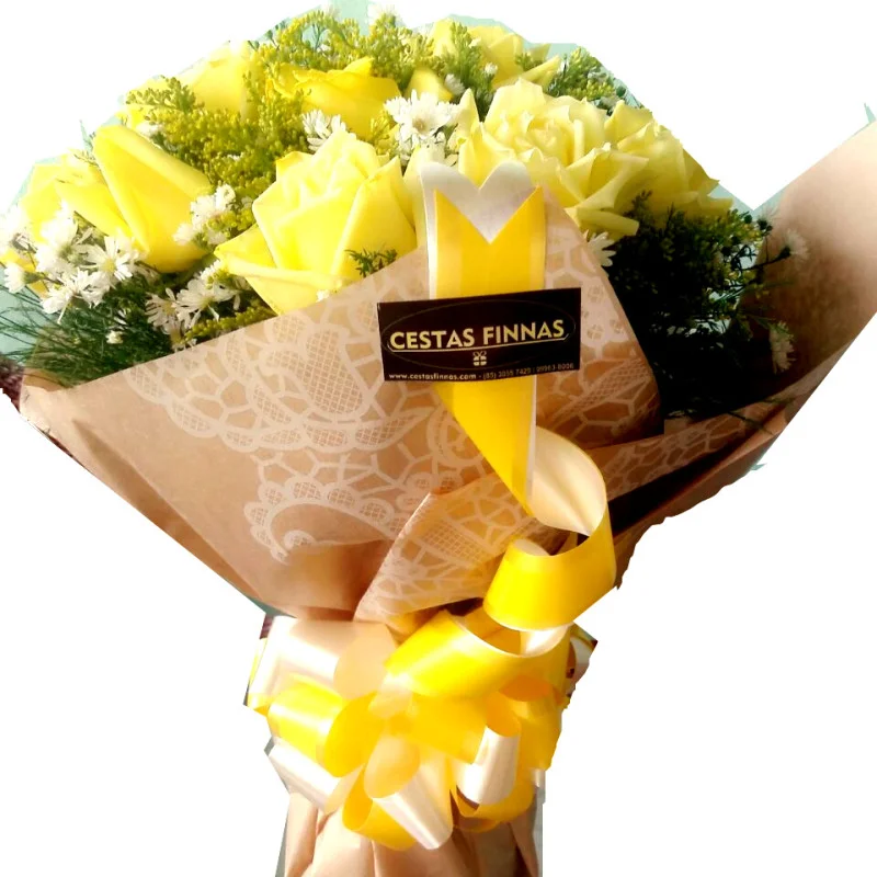 Buqu� com 12 Rosas Amarelas