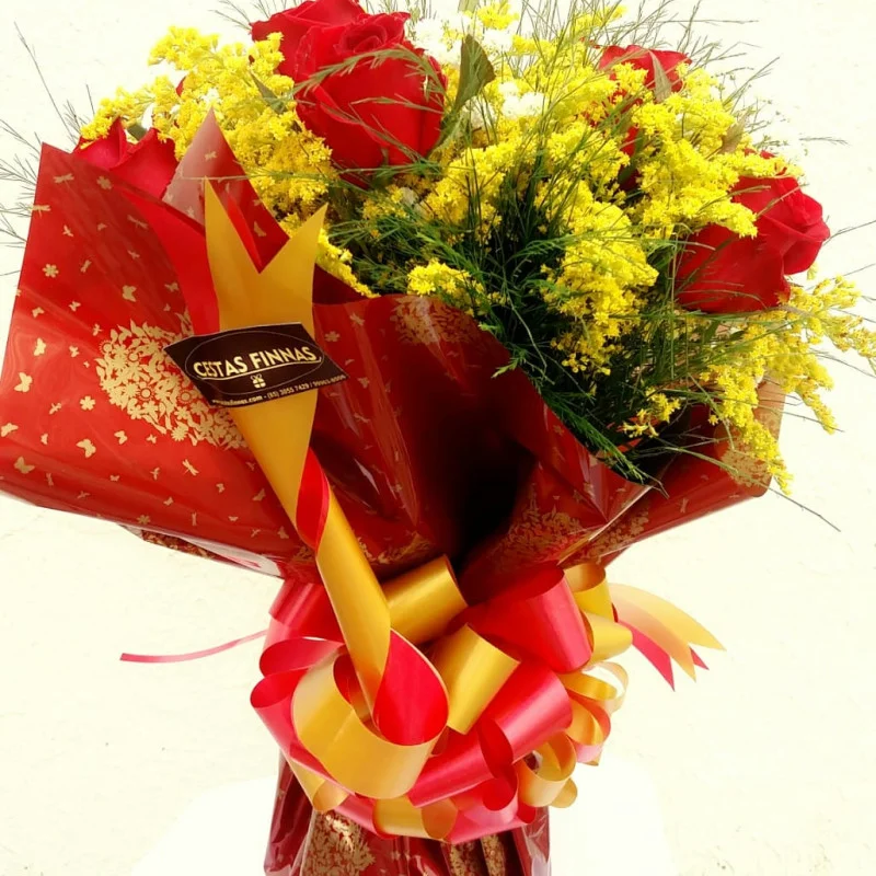 Buqu� com 12 Rosas Vermelhas