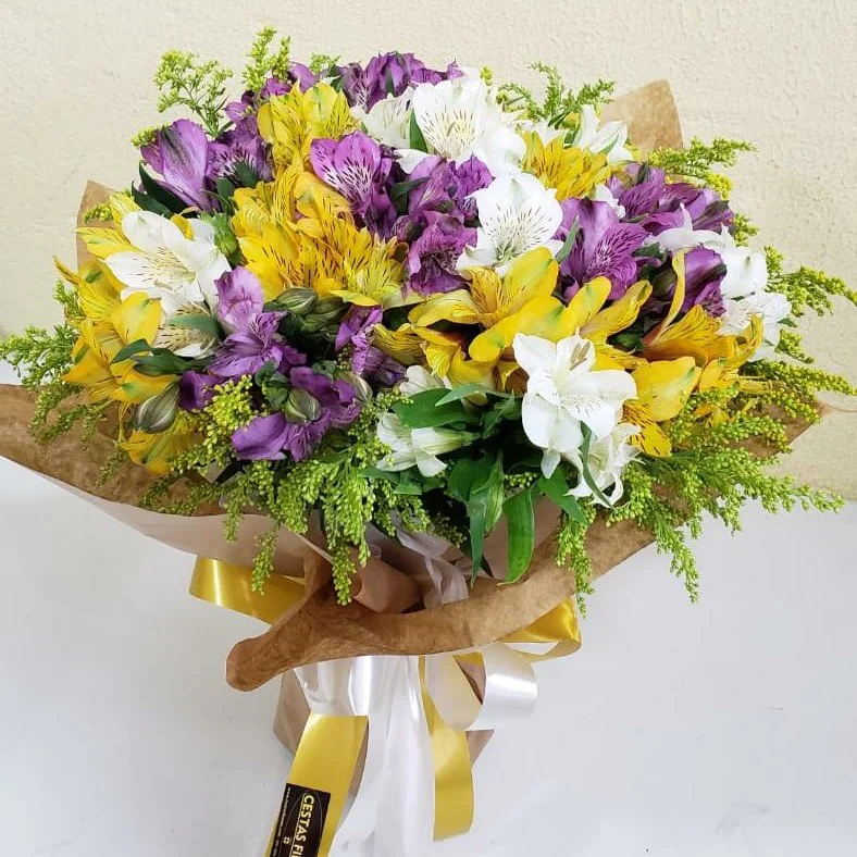 Buqu� de Astrom�lias