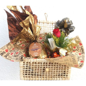 Cesta de P�scoa com Ovo Cacau Show