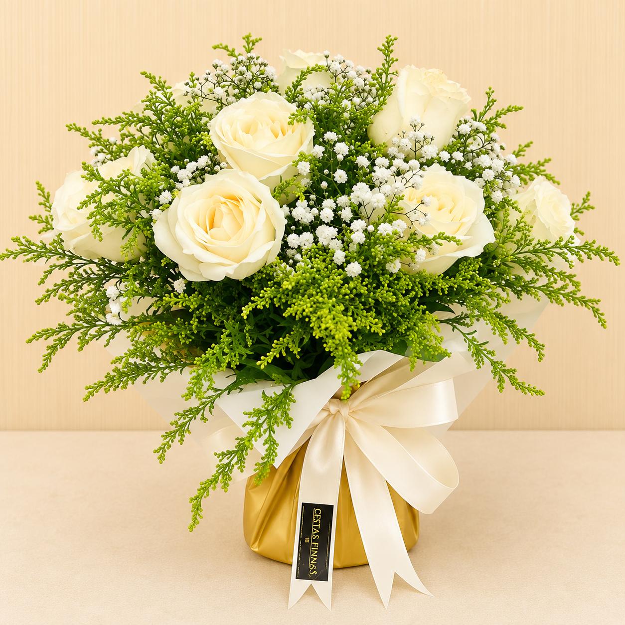 Buqu� de 12 Rosas Brancas