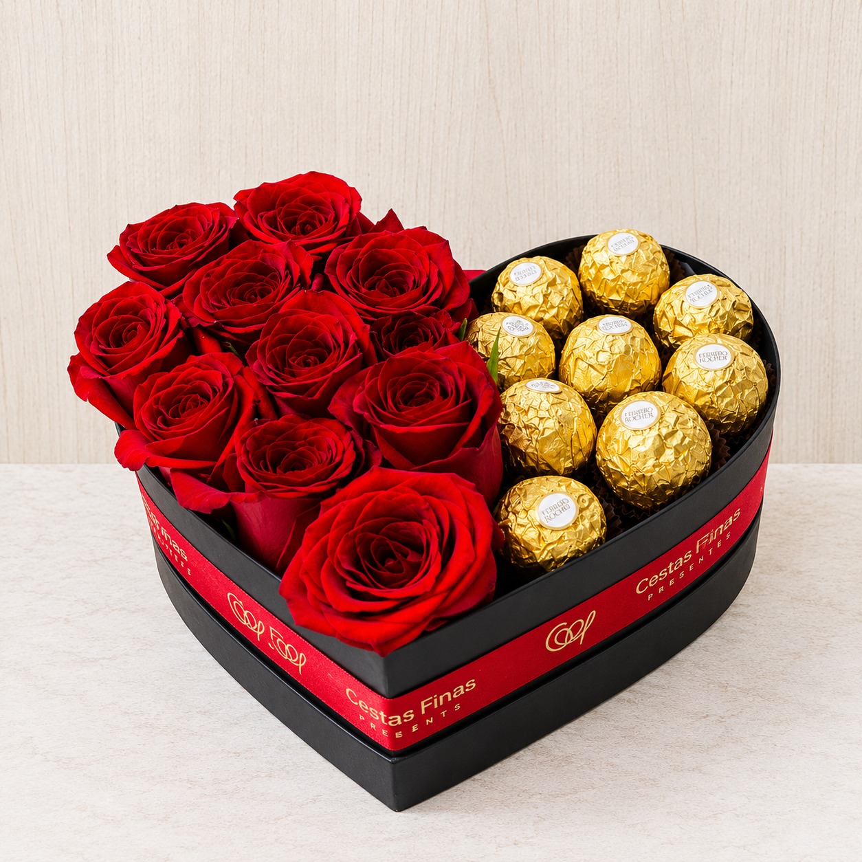 Box Cora��o com Rosas Vermelhas e Ferrero