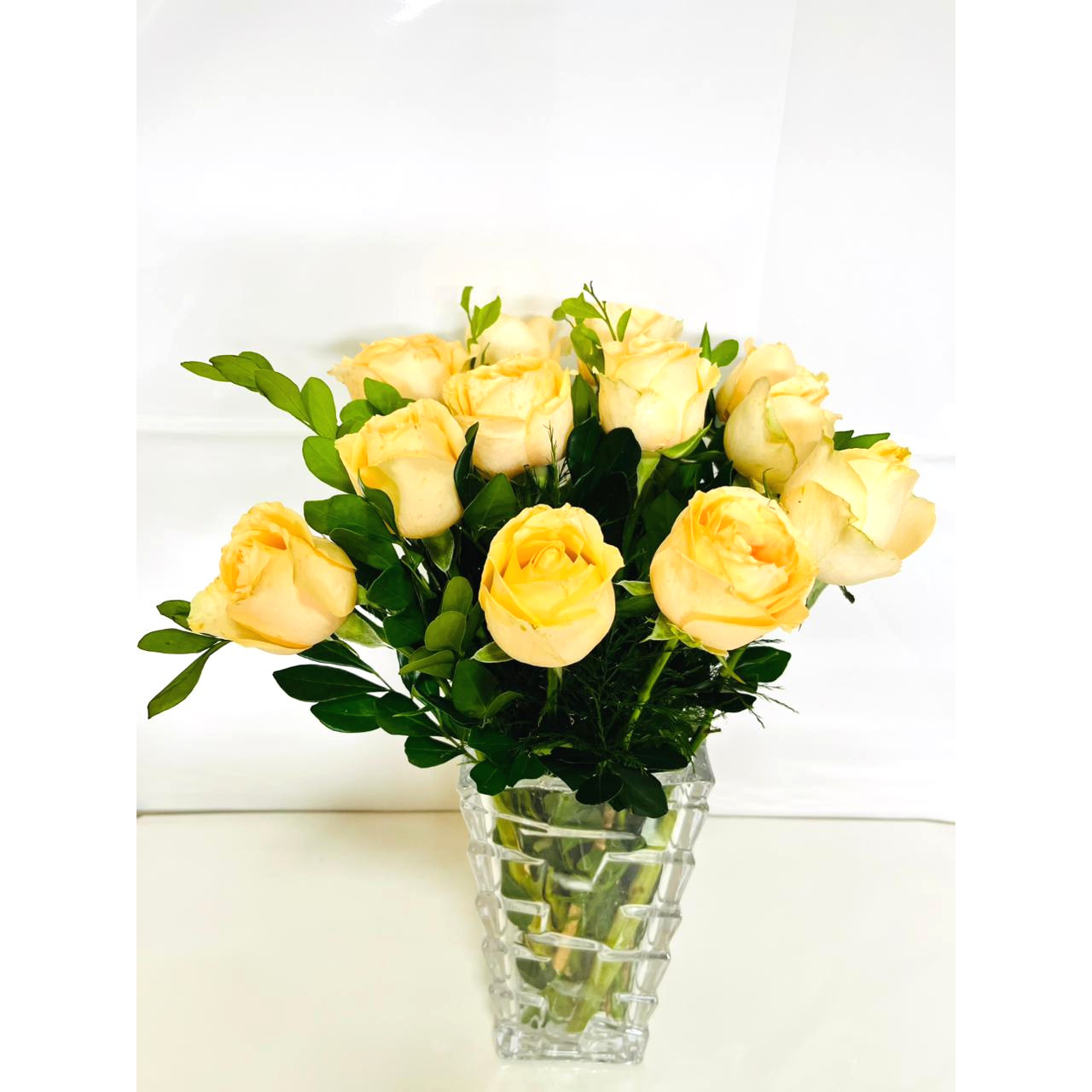 Arranjo com 16 Rosas Ch� no Vaso